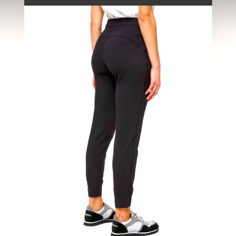 Lululemon Ready To Rulu Pant *29"
Black size 18
